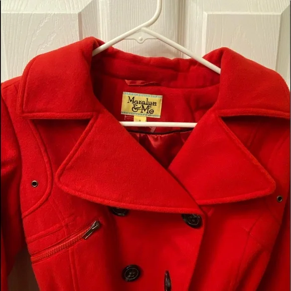 Junior’s Maralyn and Me brand Red Coat - Picture 4 of 16